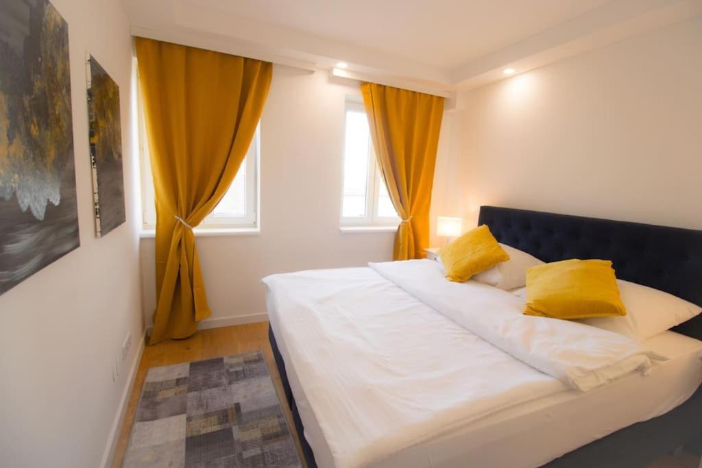 Charming Apartment In Heart Of Vienna L Jos20 Bagian luar foto